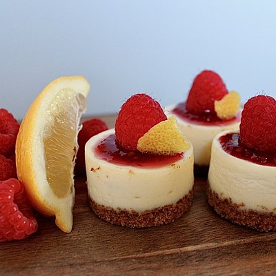Mini Cheesecakes (Raspberry Lemon) 