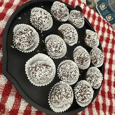 “Vanilla And Ginger Rum” Balls In Coconut 15 Pieces