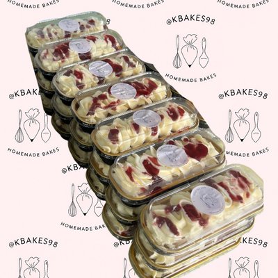 Victoria Sponge Mini Loaves (Per 15 Tins)
