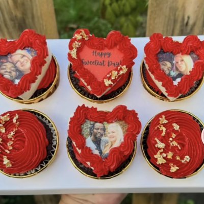 Custom Cupcakes (6)