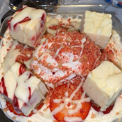 Large Strawberry 🍓 Cheesecake Bowl