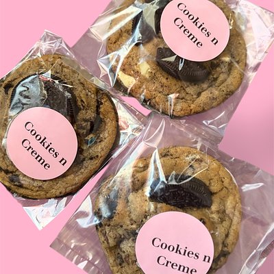 Cookies N Creme - 1/2 Dozen