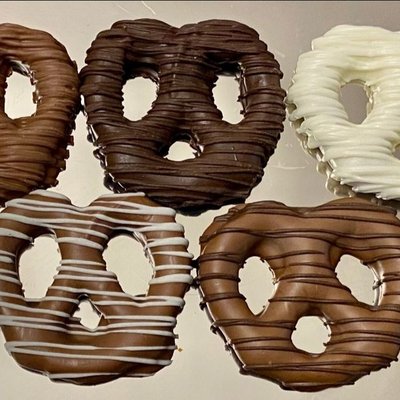 Jumbo Chocolate Covered Pretzels