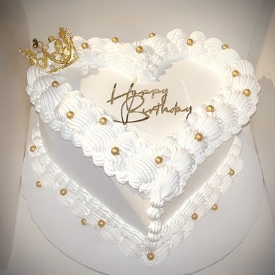 ❤️ 8” Heart Cake (Serves 20)