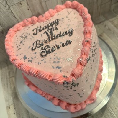 8 Inch Regular Heart Cake ( Medium)