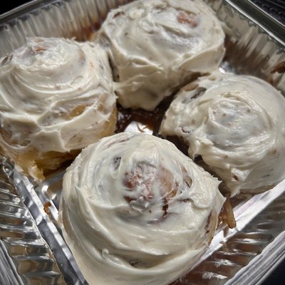 Cinnamon Rolls (4)