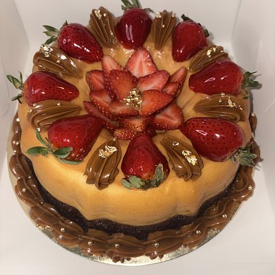 Strawberry Bundt Chocoflan 🍓 