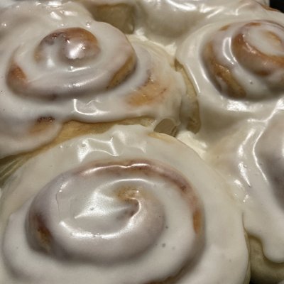 Cinnamon Rolls 4 Pack