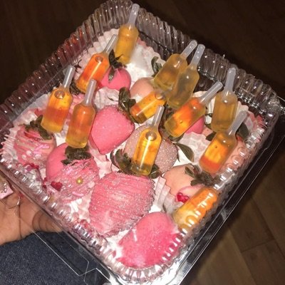 Infused strawberries (12ct) (alcohol Not Provided)