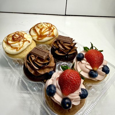 6-Pack Assorted Cupcakes