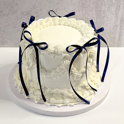 7” Custom Cake (serves 15-20)