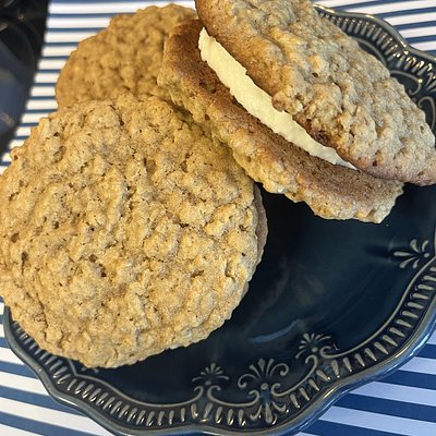 Homemade Pumpkin Spice Oatmeal Cream Pie 2-pack