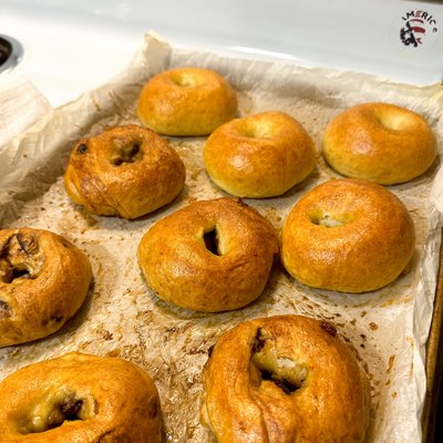 8 Bagels - Cinnamon Raisin 