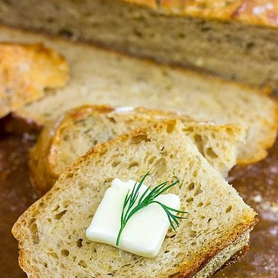 Dilly Bread (Dill, Onion, Mozzarella)