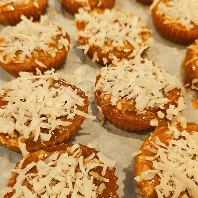 Puto Kutsinta (Chewy Steamed Rice Cake)- A Dozen