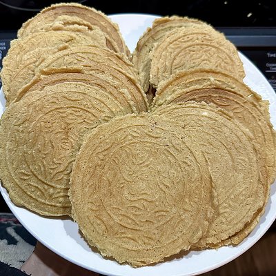 Cinnamon Vanilla Pizzelle Cookies 