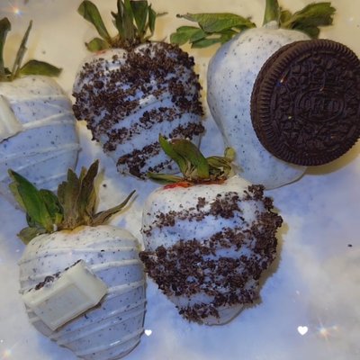 Cookies And Cream Berries