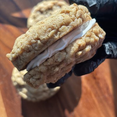 Oatmeal Cream Pie (single)