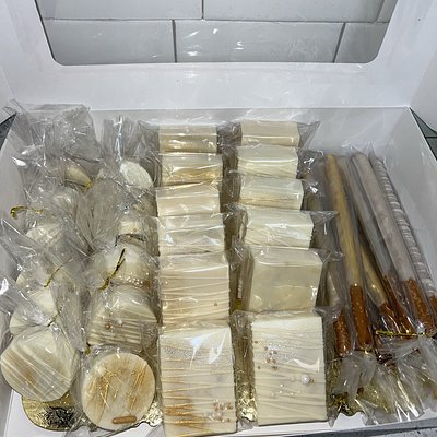 D🧁mn Desserts Mini Treat Package 