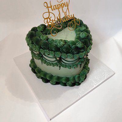 Vintage Heart Cake (small 8-12 Servings)