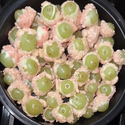 Taffy Grapes ( Strawberry Crunch)