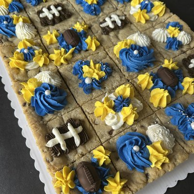 Pre-cut Half Sheet Cookie Cake