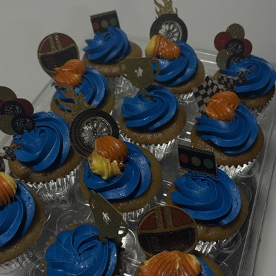 (12) Vanilla Cupcake