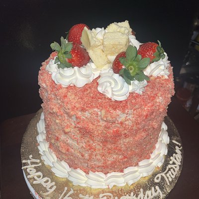 8” Strawberry Shortcake Cheesecake cake