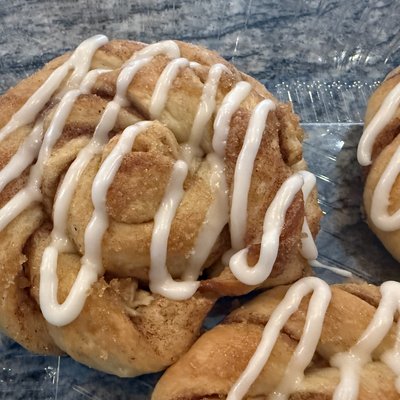 4 Pack Maple Frosted Cinnamon Twists