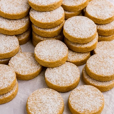 Traditional Polvorones (24)