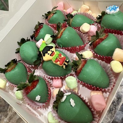 Christmas covered chocolate strawberries 🍫🍓