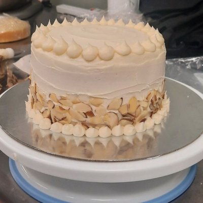 6" Round Cake