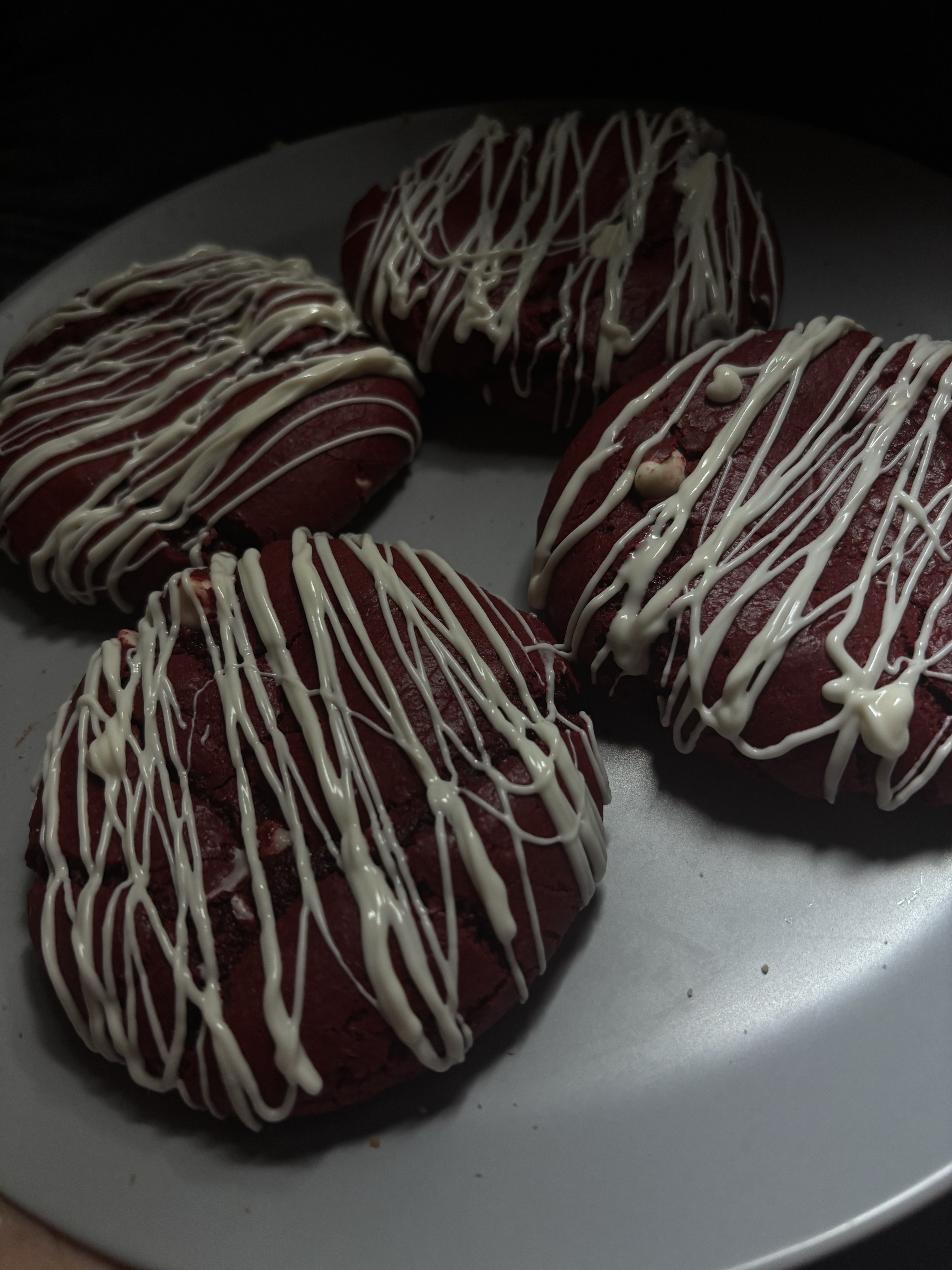 Cheesecake stuffed Red velvet. 