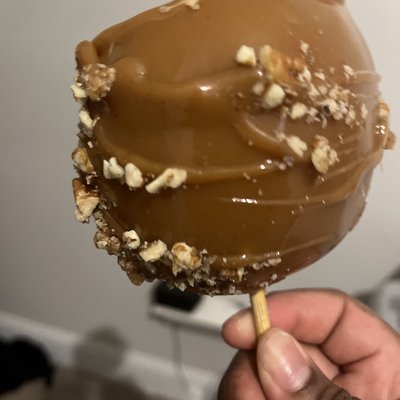 Caramel Apples with Topping 
