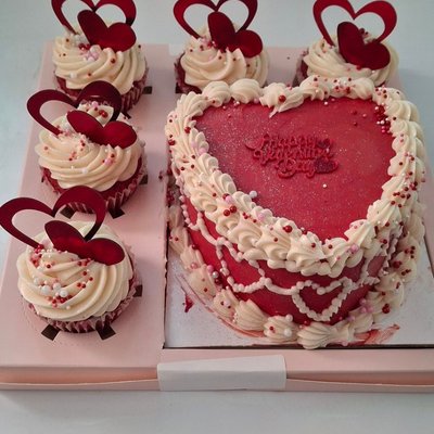 Custom Shaped Cakes