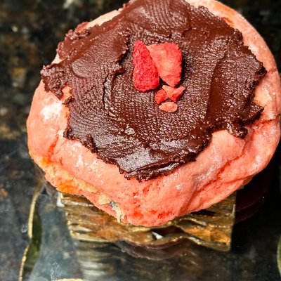 CHOCOLATE COVERED STRAWBERRY
