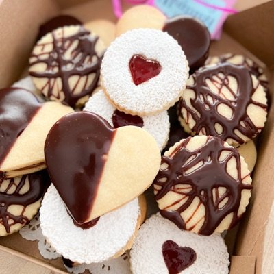 Sandwich Cookies (Alfajores, Chocolate Swirl or Fruit Jam) (1 doz.)