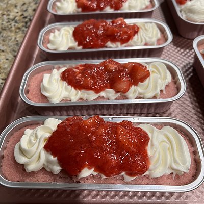 Strawberry Mini Cake Pans (3)