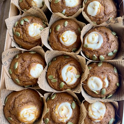 Pumpkin Cream Cheese Muffins (6 Pack)