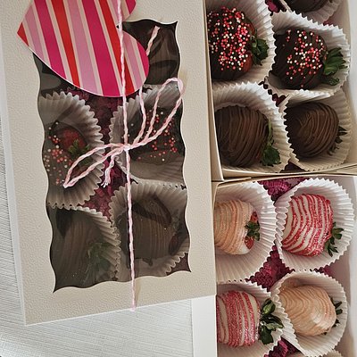 Chocolate Covered Strawberries - Dozen