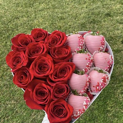 Roses + Berries 