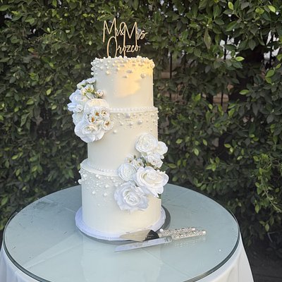 Three Tier Cake- Feeds 150-175