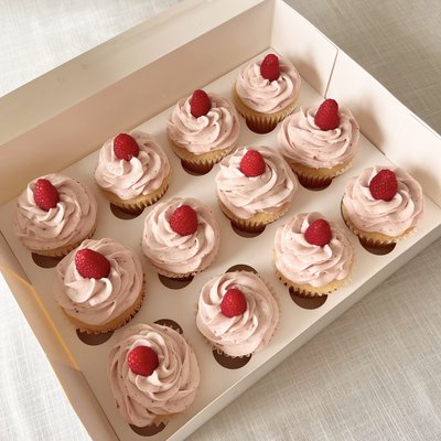 Cream Chantilly Cupcake Box (12pcs)