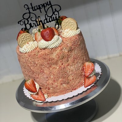 8in Strawberry Crunch Cake