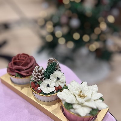 Christmas Collection Gift Box of 3 Cupcakes