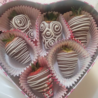  Half Dozen Chocolate Covered Strawberries 