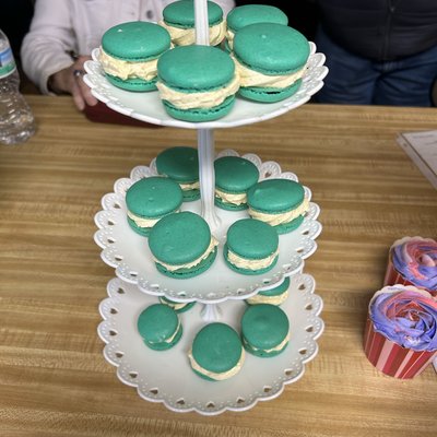 Macrons
