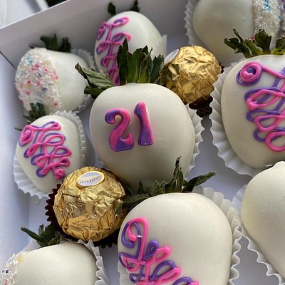 Half Dozen Chocolate Strawberries 