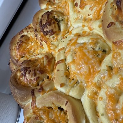 Cheesy garlic rolls 