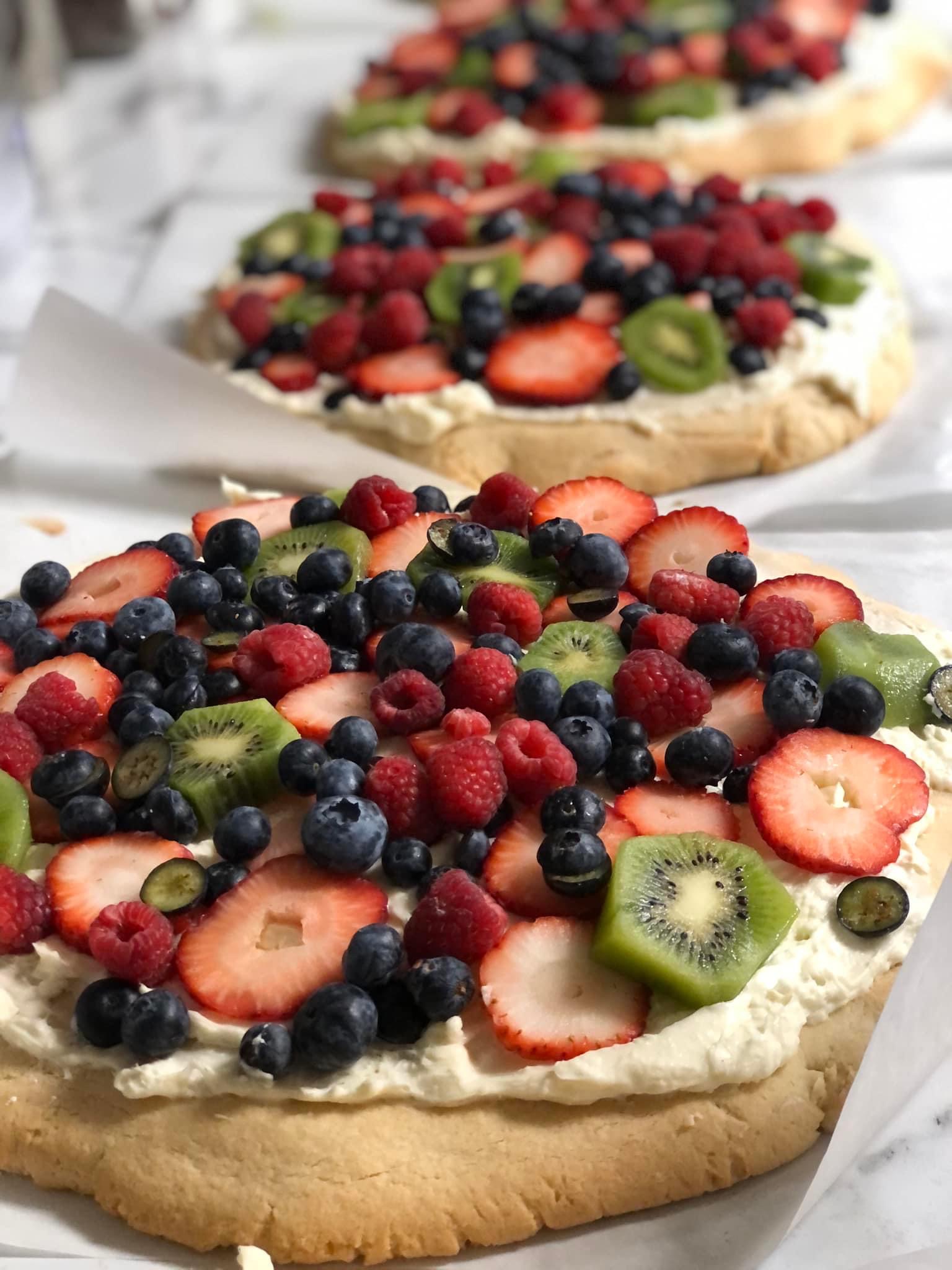 Large Fruit Pizza